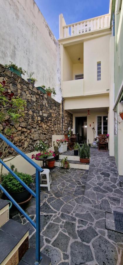 A-Tipica Guesthouse Понта-Делгада Экстерьер фото