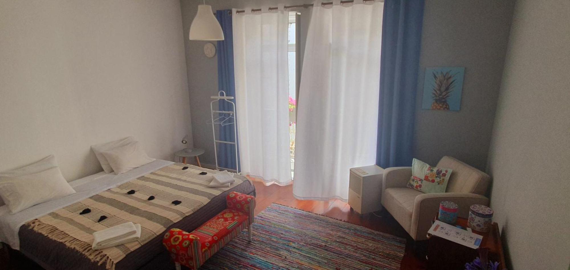 A-Tipica Guesthouse Понта-Делгада Экстерьер фото