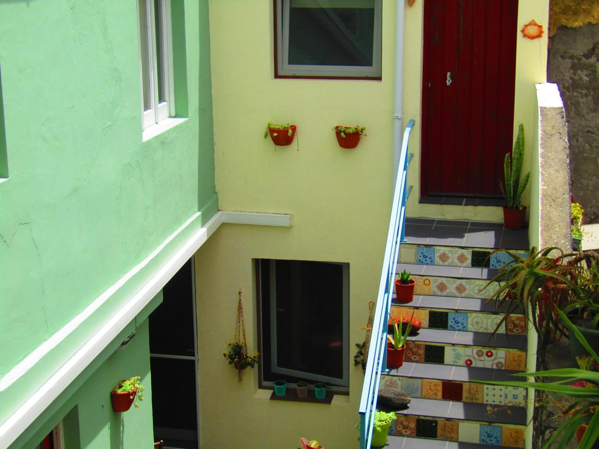A-Tipica Guesthouse Понта-Делгада Экстерьер фото