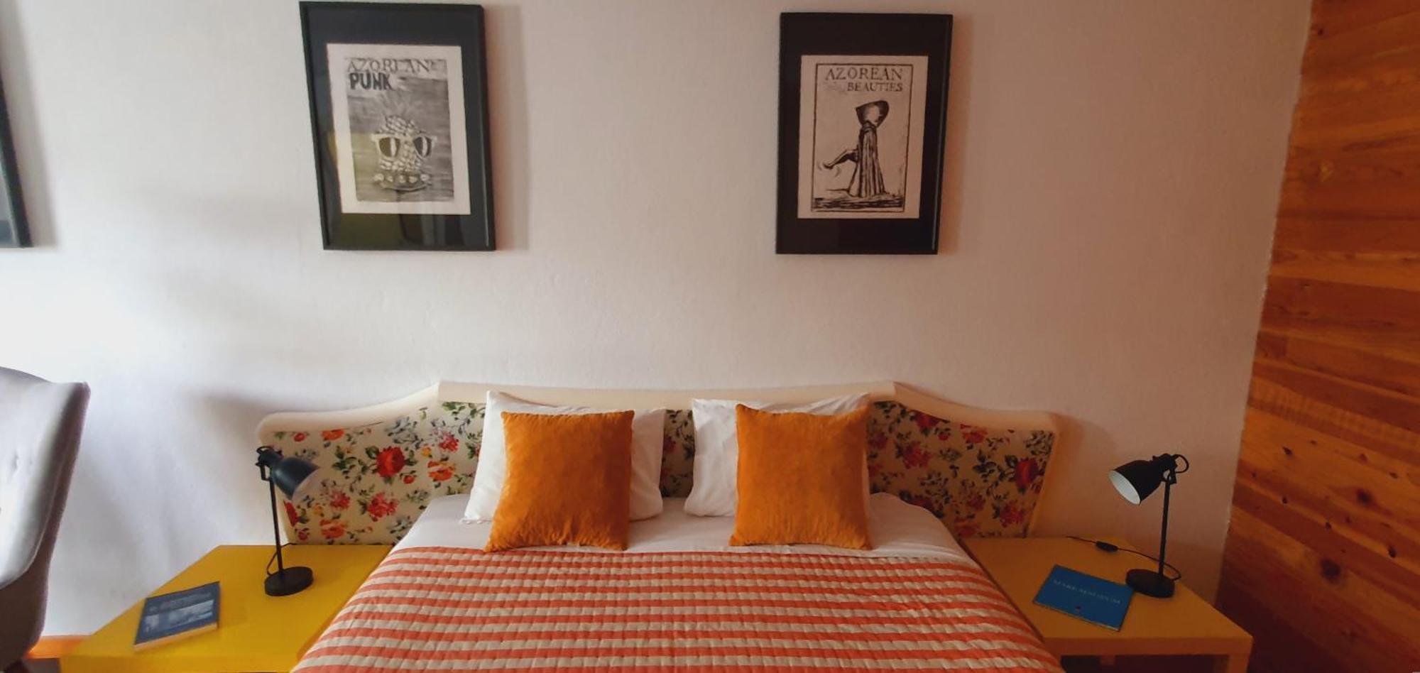 A-Tipica Guesthouse Понта-Делгада Экстерьер фото
